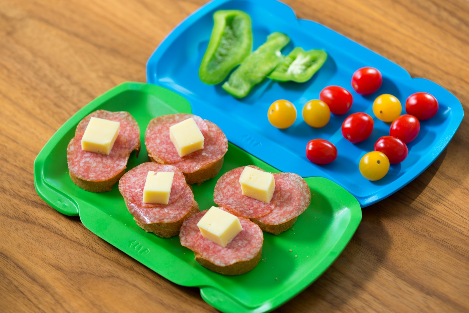 FLIP Snackboard